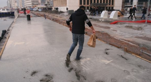 Konak'taki alt yapı çalışması vatandaşı zorluyor