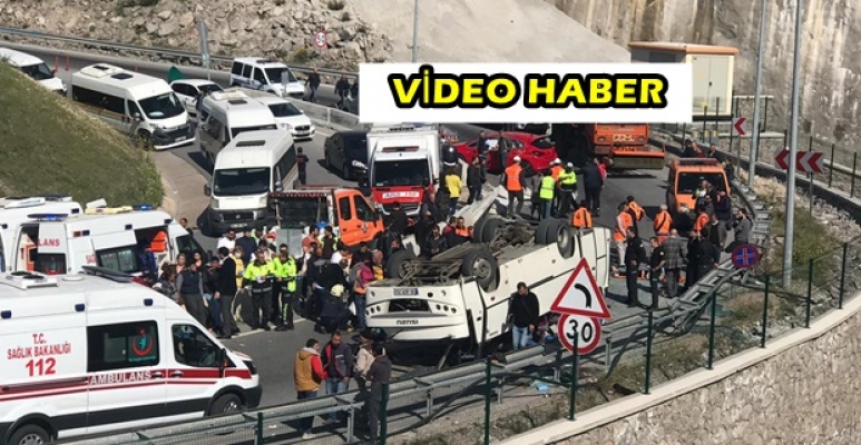 İzmir'de feci kaza ! Down Sendromlu Çocukları Taşıyan Otobüs Ters Döndü