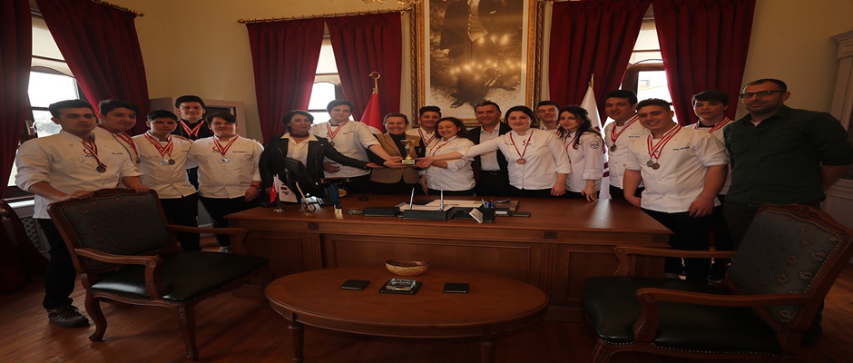 Urlalı genç aşçılar Türkiye üçüncüsü oldu